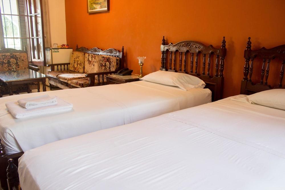 Hotel Bavaria Асунсион Екстериор снимка