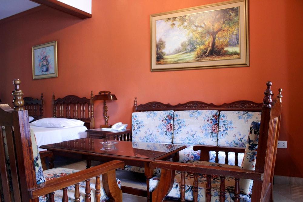Hotel Bavaria Асунсион Екстериор снимка